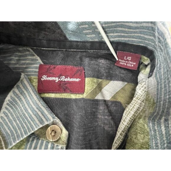 Tommy Bahama Men's Size Large 100% Silk Hawaiian Shirt Button Up Tropical Beach - Picture 4 of 8